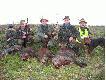 Pokot polowania Hubertowskiego w kole "Cietrzew" Dwa dziczki kol. Marka (w �rodku), kr�la polowania. 03-11-07