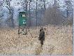 Zbior�wka w ,,GRZYWACZU''
Polowa�em dzisiaj w kole ,,Grzywacz'' Miedwie. Mro�n� pogod� rozgrzewa� �ar emocji, kt�rych nie brakowa�o. Opolowywali�my g��wnie trzciny, zwierzyny nie brakowa�o, dziki by�y w ka�dym miocie, za� jelenie w ostatnim. W efekcie pozyskali�my 5 dzik�w, jenota i koguta ba�anta. Hubert i dla mnie by� �askawy, wystawiaj�c mi jenota.
