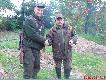  Polowanie zbiorowe 10.10.2009 
A to ja  (z lewej)-Vice Kr�l . Medal wr�cza Kol . Pawe� ( prowadz�cy polowanie )