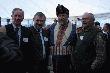 Dr Grzegorz Russak jest barwn� postaci� do pami�tkowych zdj�� z sympozjum