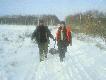 To moim zdaniem najpi�kniejsze zdj�cie z tego polowania - Andrzej z u�miechem wok� ca�ej g�owy ci�gnie wesp� z Jarkiem swojego dzika