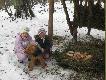 Tradycyjnie w dzie� Wigilii odwiedzamy pa�niki.C�rki my�liwych  Ula z Gabrysi� .