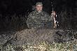  ( 6) Wyszed� z torfowisk bardzo wcze�nie i zacz�� "pracowa�" na ��ce.Na jego nieszcz�cie 130 metr�w dalej stoi ambona i ... po strzale zosta� w ogniu.Waga w skupie 47kg.