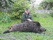 Dalej "wre" ody�cowy sezon.M�j te�� i jego rekordowy odyniec 137 kg.Niestety lewa szabla nie do�� �e z�amana to jeszcze chorowa�a...