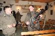 Mariusz pokazuje swoj� armat� 300WSM 