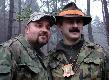Z kr�lem dzisiejszego polowania zbiorowego ka�dy chcia� mie� fotk�, w ko�cu 2 razy z rz�du strzeli� dublet z dzik�w na zdj�ciu Kol. Artur K. vice kr�l i Ja we w�asnej osobie.
