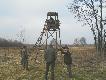 Ta ambona zosta�a przewr�cona w pierwszy dzie� wiosny przez wagarowicz�w . 