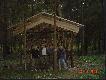 Pa�niki dla jeleni.
We wrze�niu wybudowali�my trzy takie pa�niki. Obw�d polny 7000ha w tym 2000ha lasu i olszyn. 