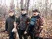27.11.2011r.Trzy pokolenia my�liwych. Szymon (w �rodku) rozpoczynana przygod� �owieck�. Z lewej dziadek Jan. Z prawej ojciec Tomasz.