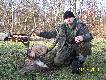 Dzi� rano uda�o mi si� pozyska� ciekawego byka(2).Na wysoko�ci nadoczniaka z ty�u tyki wyrasta dodatkowa odnoga.Byk bardzo spad�y(93kg)kula� na przedni badyl,jak si� okaza�o mia� na nim ran� postrza�ow�.Wiek ok 8 lat.DB