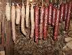 A to salami po tygodniu  oszuszania sie w domu;  wyladowalo w piwnicy na 4 tygodnie w tem.ok .12 �C po tym czasie do wedzenia . Salami trzeba co 2 -3 dni  nawilzac spryskiwaczem  woda w celu ograniczenia zbyt szybkiej utraty wagi 

P.S.: Przepis wkrotce w dziale kulinaria 