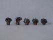 W katalogach wygl�daj� �adniej, s� bardziej regularnie rozbite. No ale tamte wyhamowa�y w jednorodnej �elatynie, a te waln�y w �eberko.
Norma Oryx, lekkie tj 10,1 grama. Obecny ci�ar waha si� od 9,5 do 10,0 grama.