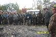 Zbi�rka przed uroczystym ods�oni�ciem odrestaurowanego kamienia grogowskazowego nazywanego "Drewnianym kamieniem".