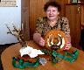 Kole�anka Ewa ze swoimi medalowymi trofeami, kt�rymi zosta�a obdarowana przez �w. Huberta w sezonie 2013/2014. Gratuluj�! Niech dalej b�r darzy r�wnie obficie a i o mnie nie zapomina :-)
