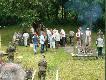 po strzelaniu tradycyjne wsp�lne ognisko z groch�wk�,my�liwskim bigosem oraz pieczon� kie�bask�. 
