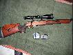 Moje " ukochane " ....
Krico 600 Sniper kal. 308 Win , waga 4,3 kg bez lunety , zwi�kszony magazynek 6 szt.  wyselekcjonowana lufa ( stal stopowa) wykonana w  zak�adach Liege ,d�. 60 cm, �rednica u wylotu 20 mm, t�umik p�omienia.Firma Krico gwarantowa�a w tym modelu oraz innych z serii 600 Sniper w kalibrach ( 223Rem, 22-50Rem, 243Rem) skupienie na 300m mieszcz�ce si� w kole o srednicy max.5 cm. 
Nastepna jednostka rownie� Krico 600 Sniper kal. 243 . waga 4,5 kg bez lunety.Najlepsze rezultaty uzyska�em stosuj�c amunicj� Winchester Ballistic Silvertip w kal 308 Win -9,72 gr oraz w kal.243Win-6,16 gr.Obydwa pociski pokryte pow�ok� Lubalox.
Pomimo tych gabaryt�w  powy�sze jednostki fantastycznie skladne :-)
Trzecia to ukochana Sauer 90 w kal. 8 x 68 S :-) nazywana pieszczotliwie  "Lu�ni� ", jak dla mnie bro� legenda.