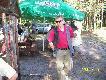 Piotrek uwa�a ,�e ciemne okulary skrywaj� wszelkie niedoci�gni�cia natury.
